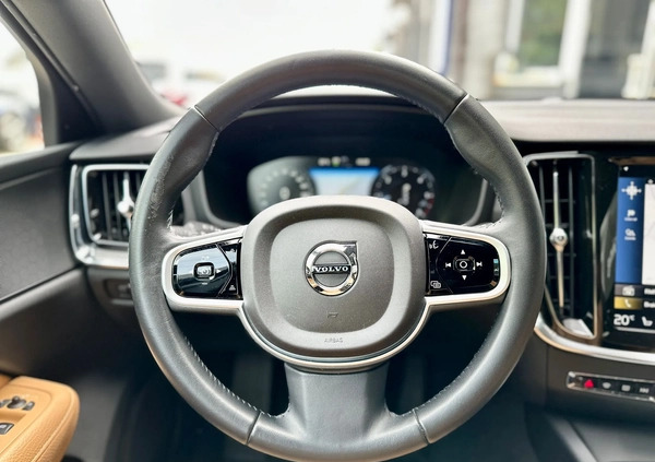 Volvo V60 cena 99900 przebieg: 159550, rok produkcji 2018 z Człuchów małe 631